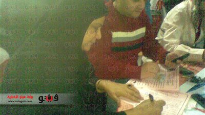 والدة أحد شهداء الإسماعيلية تفوض السيسي للرئاسة