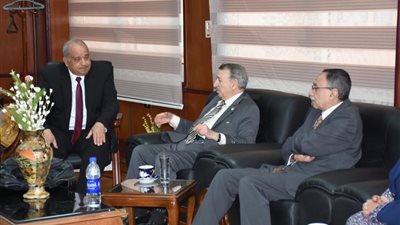 مصطفى السيد يلقي محاضرة عن علاج السرطان بالنانوجولد بجامعة السادات