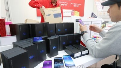 بدء التشغيل المسبق لـ«جلاكسي إس 8» قبل طرحه