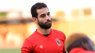 جهاز المنتخب الوطنى يطمئن على إصابة السولية