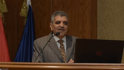 أسامة ربيع: مرور 19 ألف سفينة من قناة السويس في 2019 (فيديو)