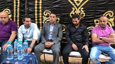 نجوم الكرة في عزاء والد سيد معوض بالفيوم