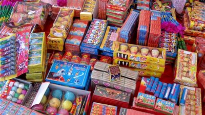 ضبط 5000 صاروخ ألعاب نارية في حملة أمنية بالعريش