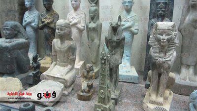بالصور.. ضبط «عاطلين» بحوزتهما 61 تمثالا فرعونيا بالوادي الجديد