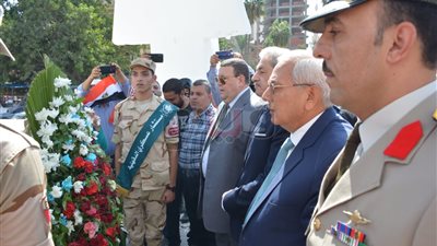 محافظ الدقهلية يشهد وضع إكليل الزهور على النصب التذكاري (فيديو)