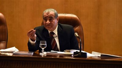 تفاصيل استعانة وزير التموين بلجنة لتقييم رئيس قطاع التجارة الداخلية