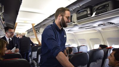 بالصور.. لاعبو يوفنتوس يصلون إسبانيا لمواجهة برشلونة