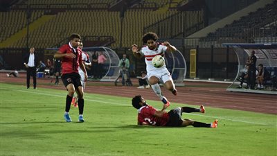 الزمالك يبدأ نزيف النقاط أمام نادي مصر.. الأبيض يمنح الأهلي الصدارة.. 