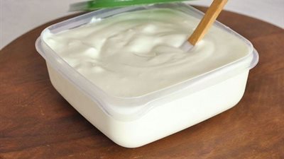 تعرف على طريقة عمل الزبادي اليونانى في المنزل