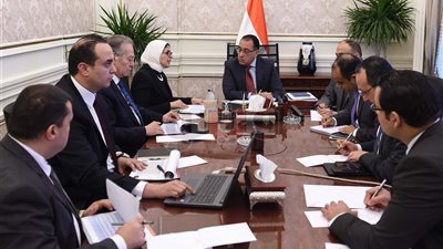 رئيس الحكومة يتابع مع وزيرة الصحة موقف المشروعات والمبادرات الرئاسية