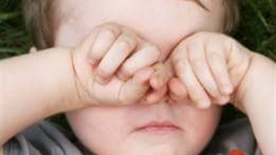 3 أعراض تؤكد إصابة طفلك بحساسية العين