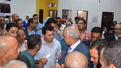 وزير الرياضة ومحافظ الجيزة يفتتحان أعمال تطوير مراكز شباب المنيرة وإمبابة