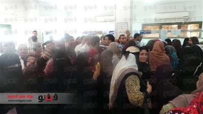 اشتباكات بين المواطنين وموظفي البريد بـ