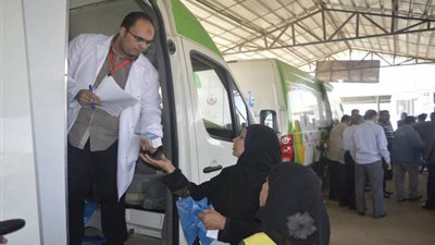 إطلاق 63 قافلة طبية مجانية بمحافظات الجمهورية.. تعرف على أماكنها