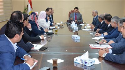 وزير الرياضة يطالب معاونيه بسرعة الانتهاء من مشروعات قومية