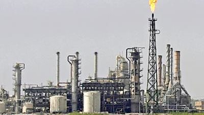 اليمن يستأنف ضخ النفط بعد إصلاح خط أنابيب ومقتل سبعة أشخاص