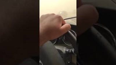 بالفيديو.. حادث تصادم جماعي بسبب الرياح والغبار بالسعودية