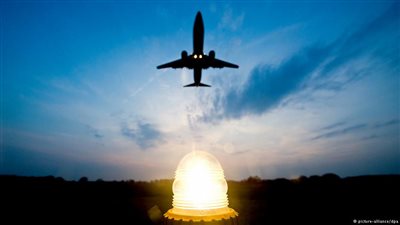 ألمانيا: باحثون يسعون لصناعة وقود للطائرات من الطحالب