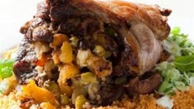 الشيف «أحمد» يقدم طريقة عمل «فخذة الخروف المحمرة»