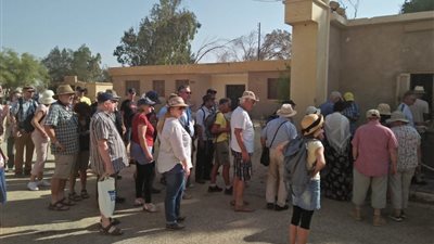 وفد سياحي من 3 دول يزور المناطق الأثرية في المنيا (صور)