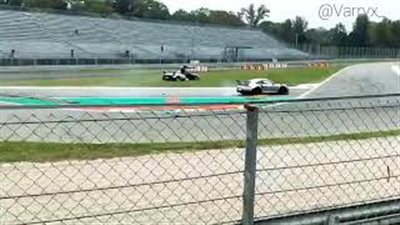 اصطدام سيارة بورش 911 GT2 RS (فيديو)