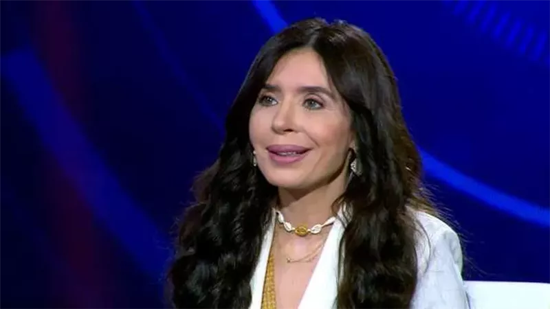 الراقصة دينا، فيتو