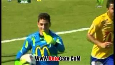 بالفيديو.. حارس طنطا يصد ركلة جزاء لـ«المصري»