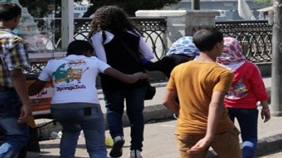 أساليب جديدة لمواجهة التحرش خلال العيد.. هند: «مش هاستسلم للمتحرشين وهاستخدم إسبراي الشطة».. منة الله: «هالبس خاتم التحرش وهاخد حقي».. تقى: «هقعد في البيت.. التحرش أصبح شيئًا 