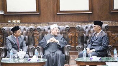 مفتي الجمهورية يستقبل وفدًا ماليزيًّا لتعزيز التعاون الديني