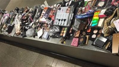 التحفظ على مستحضرات تجميل مهربة داخل المطار