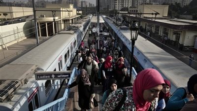 صحيفة إماراتية: حل أزمة المواصلات في مصر أهم من الطاقة النووية