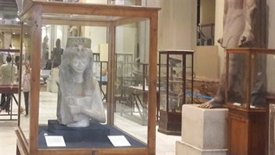 الصور الأولى لعرض تمثال الملكة ميريت آمون بالمتحف المصري