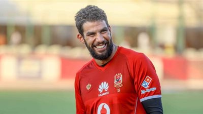 تدريبات منفردة لحراس مرمى الأهلي