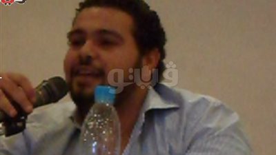 بالفيديو.. عمر جاهين يرثي 