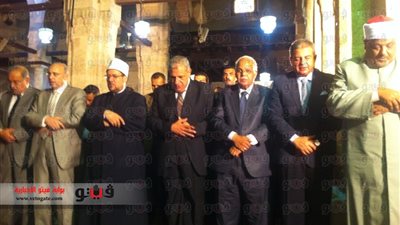 بالفيديو والصور.. محلب يصلي الجمعة بالجامع الأزهر