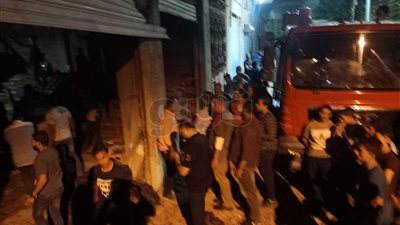 السيطرة على حريق بمخزن للفراشة في القليوبية (صور)