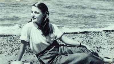 مريم فخر الدين تكتب: ذكريات على شاطئ الإسكندرية