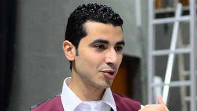 محمد أنور يعود من الكويت بسبب «أزمة نسب»