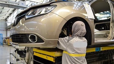 اتحاد الصناعات يواصل جولته بمصانع السيارات