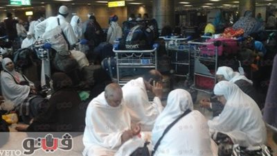 معتمرون يحررون محاضر جماعية ضد الخطوط السعودية بمطار القاهرة