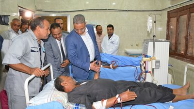 محافظ سوهاج يفتتح وحدة الغسيل الكلوي بمستشفى المنشأة (صور)