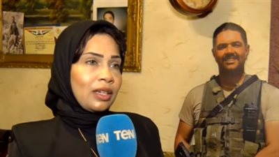 زوجة الشهيد محمود طلعت تروى تفاصيل ابتكارها مجسما له (فيديو)