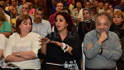 وفاء عامر وإلهام شاهين في ندوة محمود قابيل بالإسكندرية السينمائي