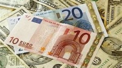 قفزة جماعية لأسعار العملات الأجنبية واستقرار الدولار