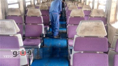 بالصور.. «حتاتة» يتفقد أعمال النظافة بمحطة قطارات الضواحى