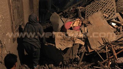 بالفيديو والصور.. تفاصيل حادث انهيار عقار سكني بـ«درب المسايرة» في بولاق أبوالعلا.. الحماية المدنية تدفع بقوات الإنقاذ لرفع آثار الحادث.. إخلاء المنزل المجاور.. ومصدر أمني: المبنى صادر ضده ق