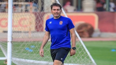 فايلر يخصص فقرة فنية بمران الأهلي