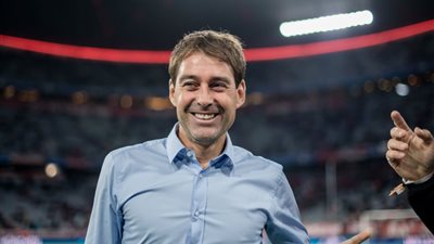 أسرة رينيه فايلر تتابع مران الأهلي بالتتش