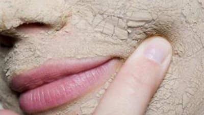 ماسك الخميرة لتفتيح وترطيب البشرة