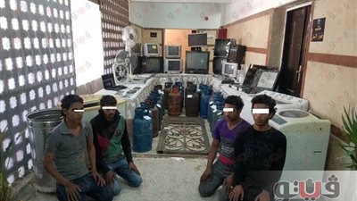 القبض على 4 عاطلين سرقوا 18 منزلا بمدينة بدر